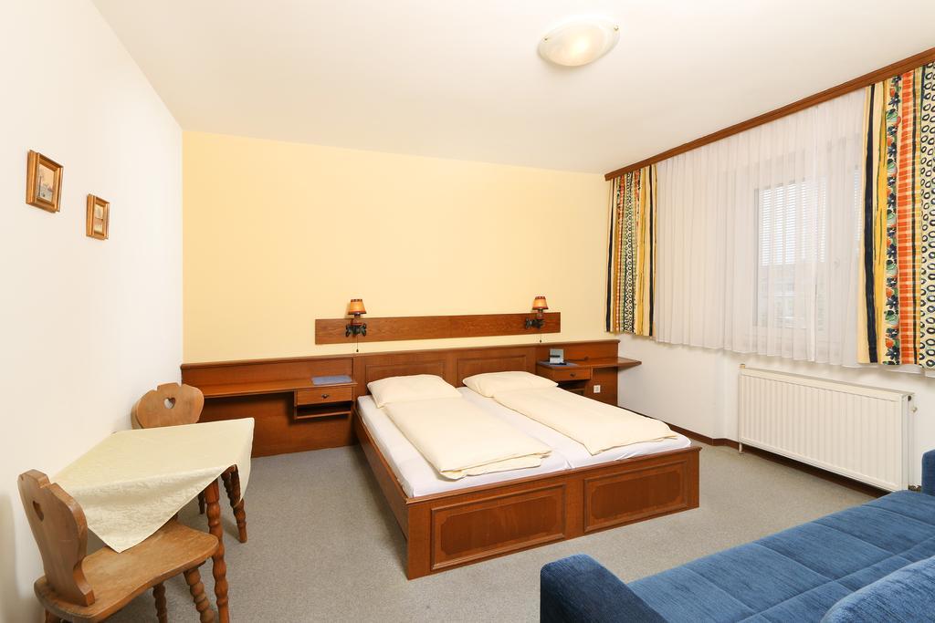 Gasthof-Pension Wein Breitenbrunn am Neusiedler See Habitación foto