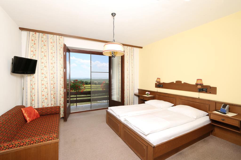 Gasthof-Pension Wein Breitenbrunn am Neusiedler See Habitación foto