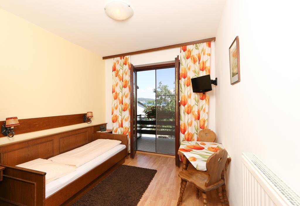 Gasthof-Pension Wein Breitenbrunn am Neusiedler See Habitación foto